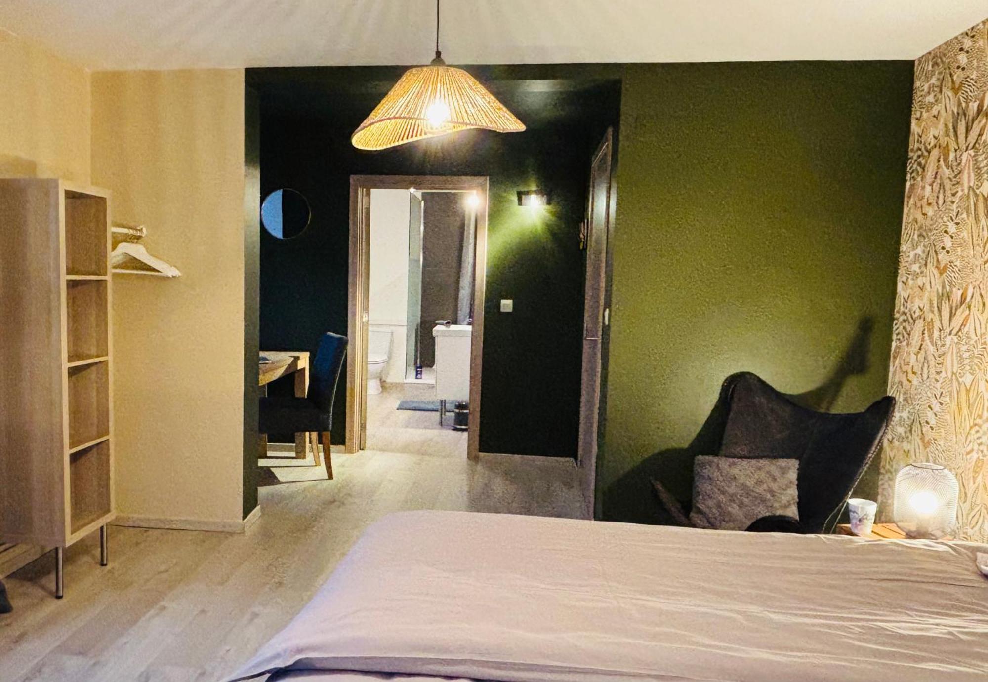 Les Lucioles Bed & Breakfast Франкоршан Екстериор снимка