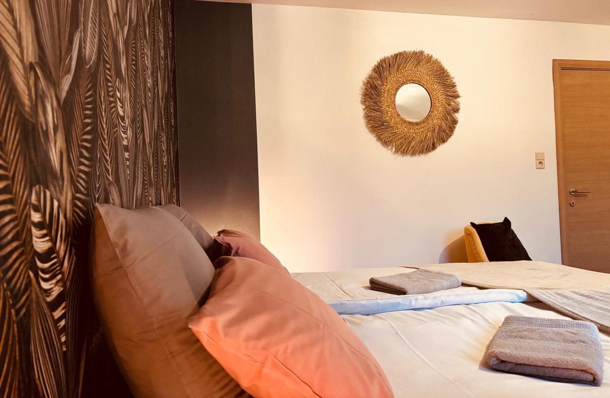 Les Lucioles Bed & Breakfast Франкоршан Екстериор снимка