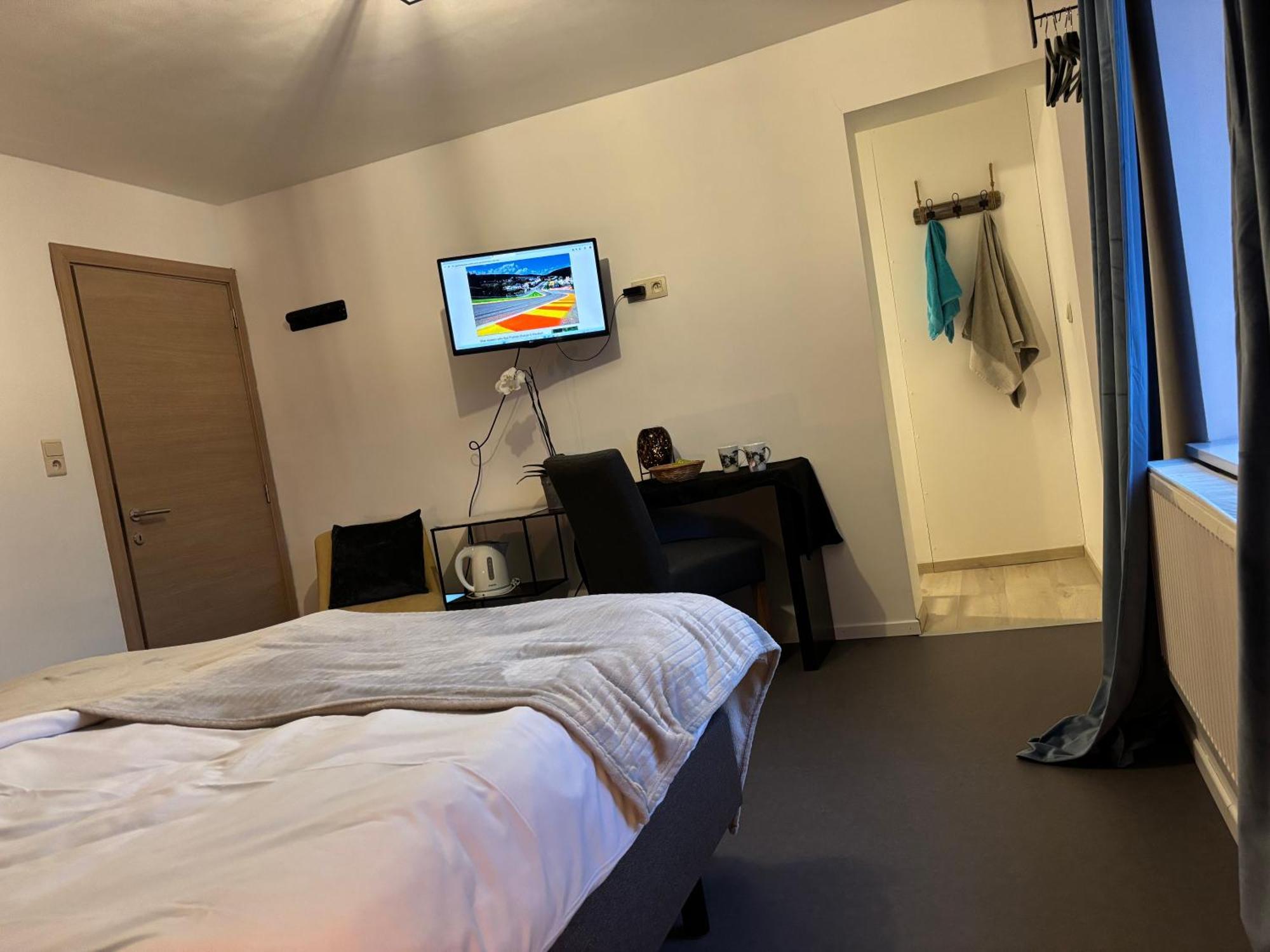 Les Lucioles Bed & Breakfast Франкоршан Екстериор снимка