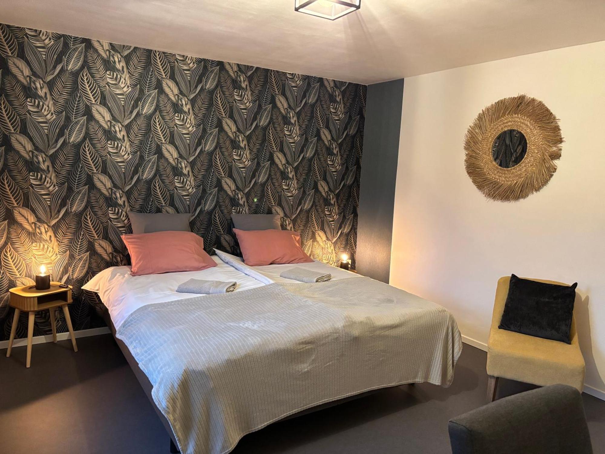 Les Lucioles Bed & Breakfast Франкоршан Екстериор снимка