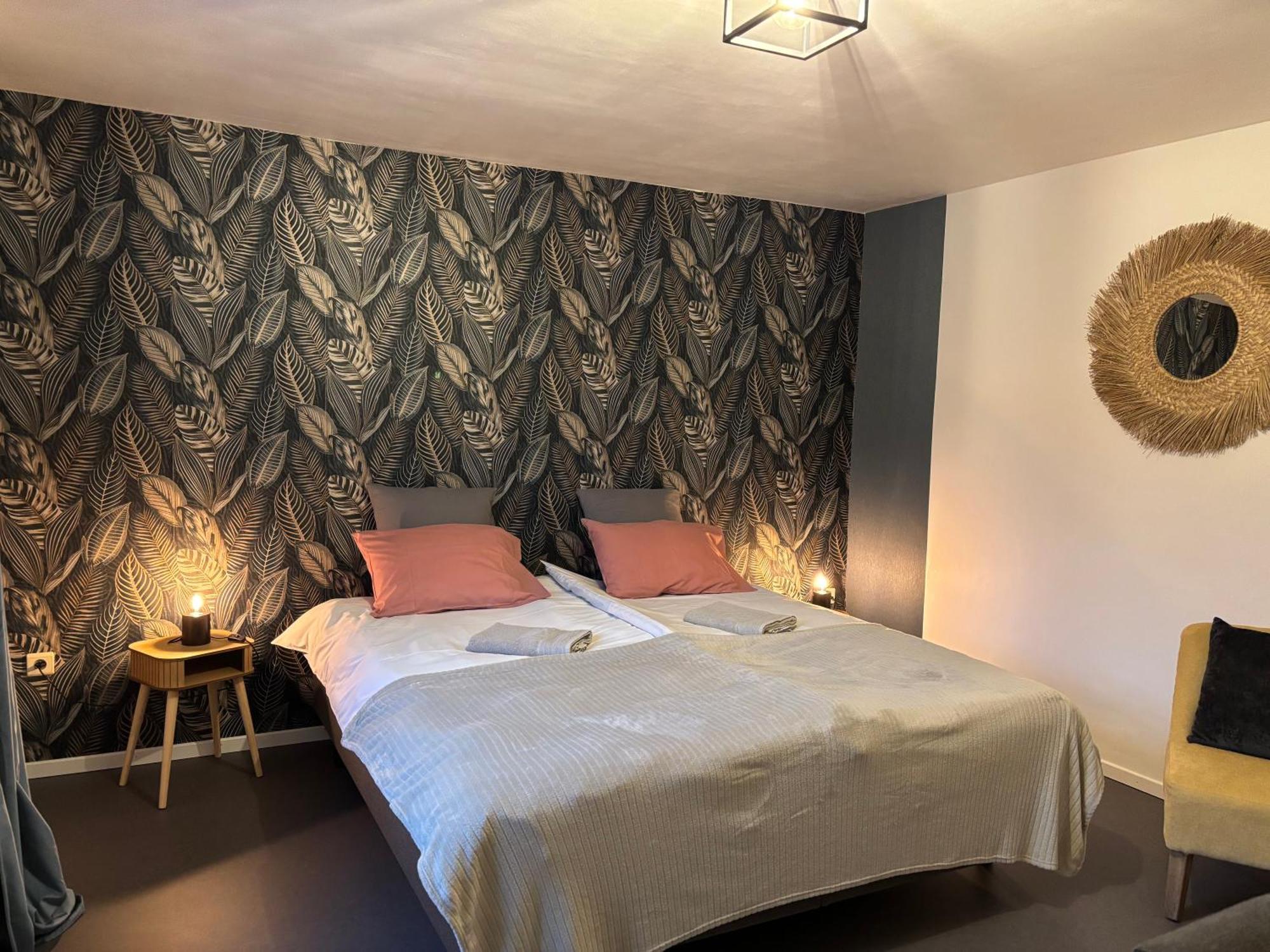 Les Lucioles Bed & Breakfast Франкоршан Екстериор снимка
